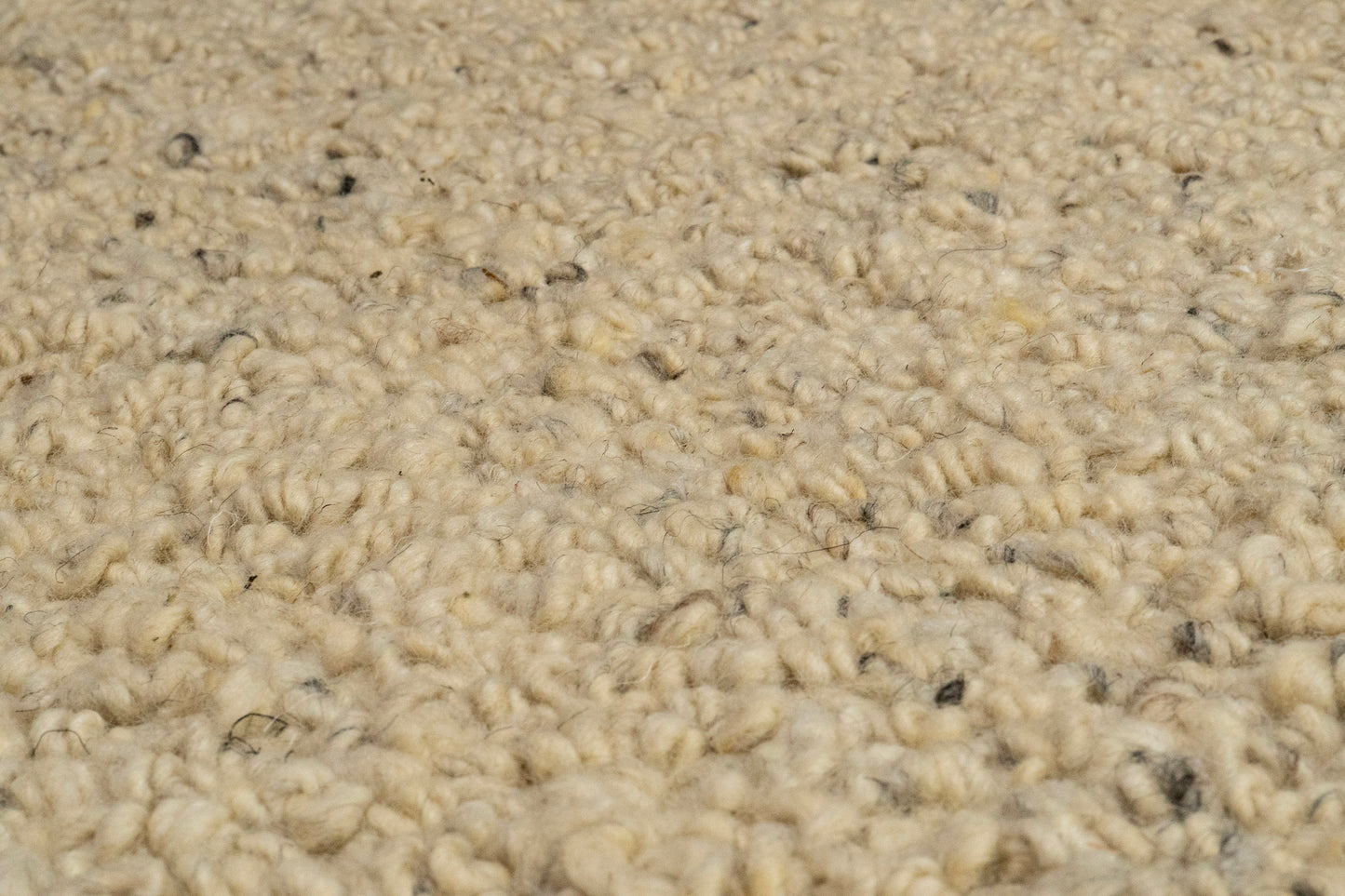 Bombay 9584-100 Cream Area Rug