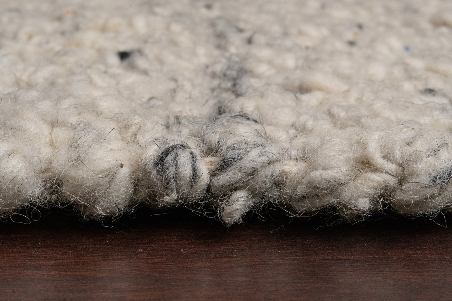 Bombay 9584-190 Silver Area Rug