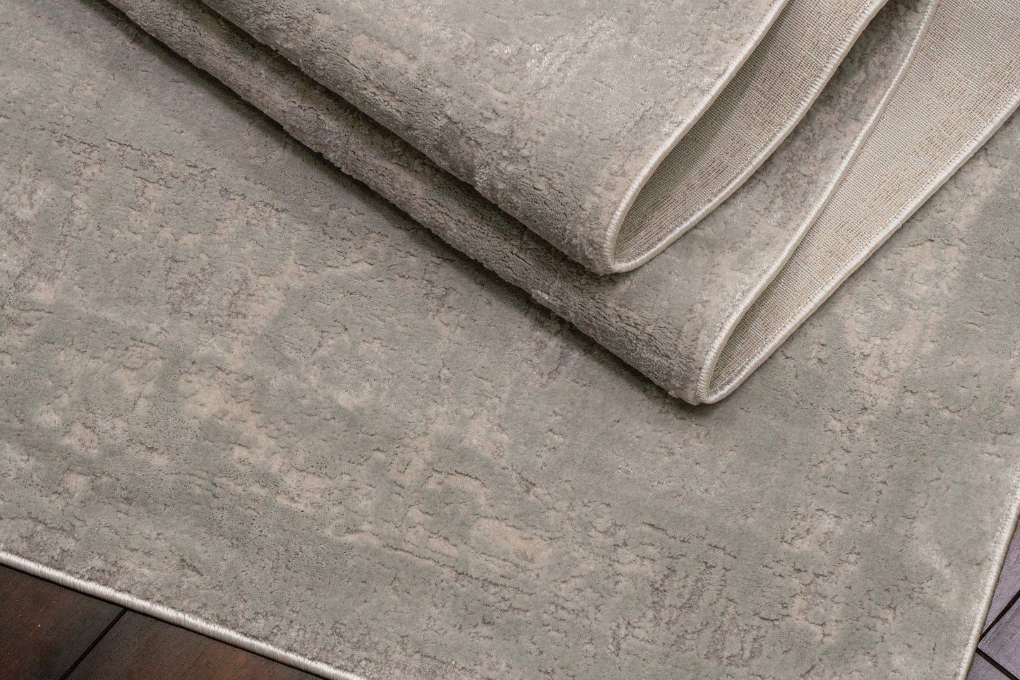 Castilla 3530-109 Cream/Silver Area Rug