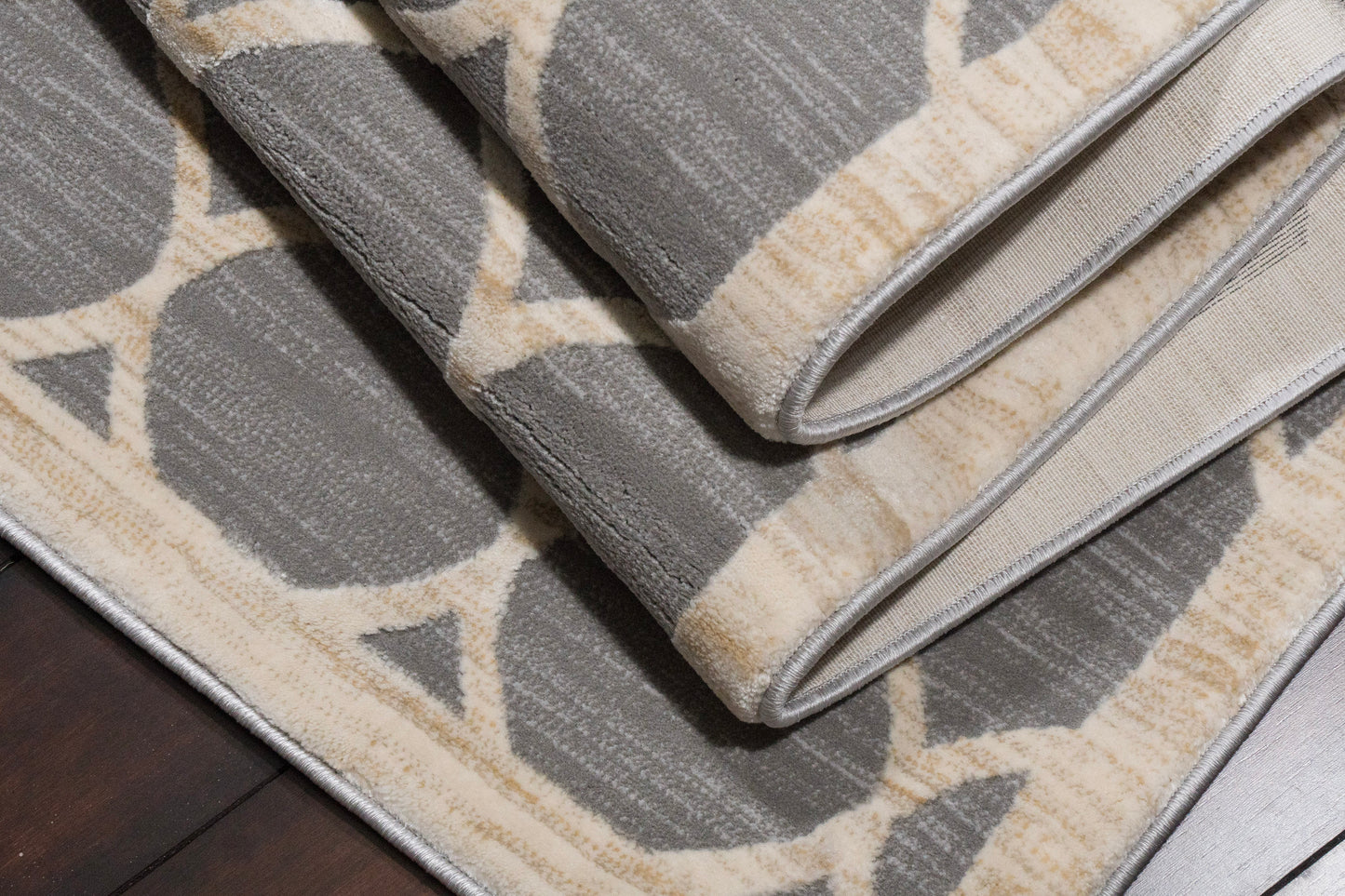 Cosmo 6833-980 Grey/Beige Area Rug