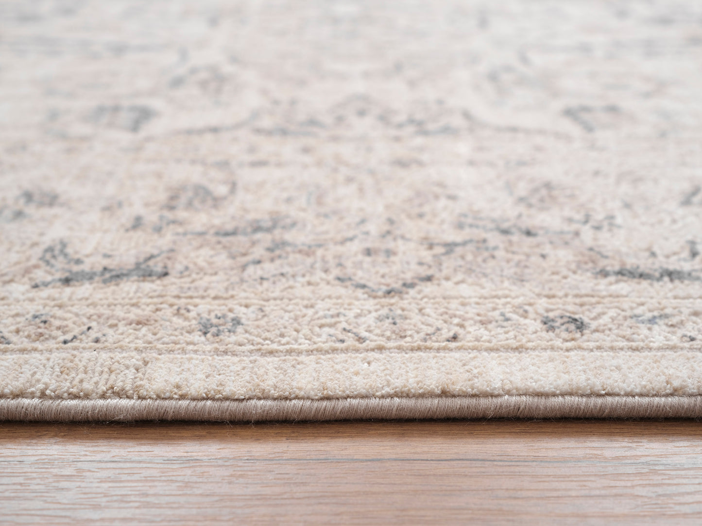 Lara 14626-189 Ivory/Beige/Grey Area Rug