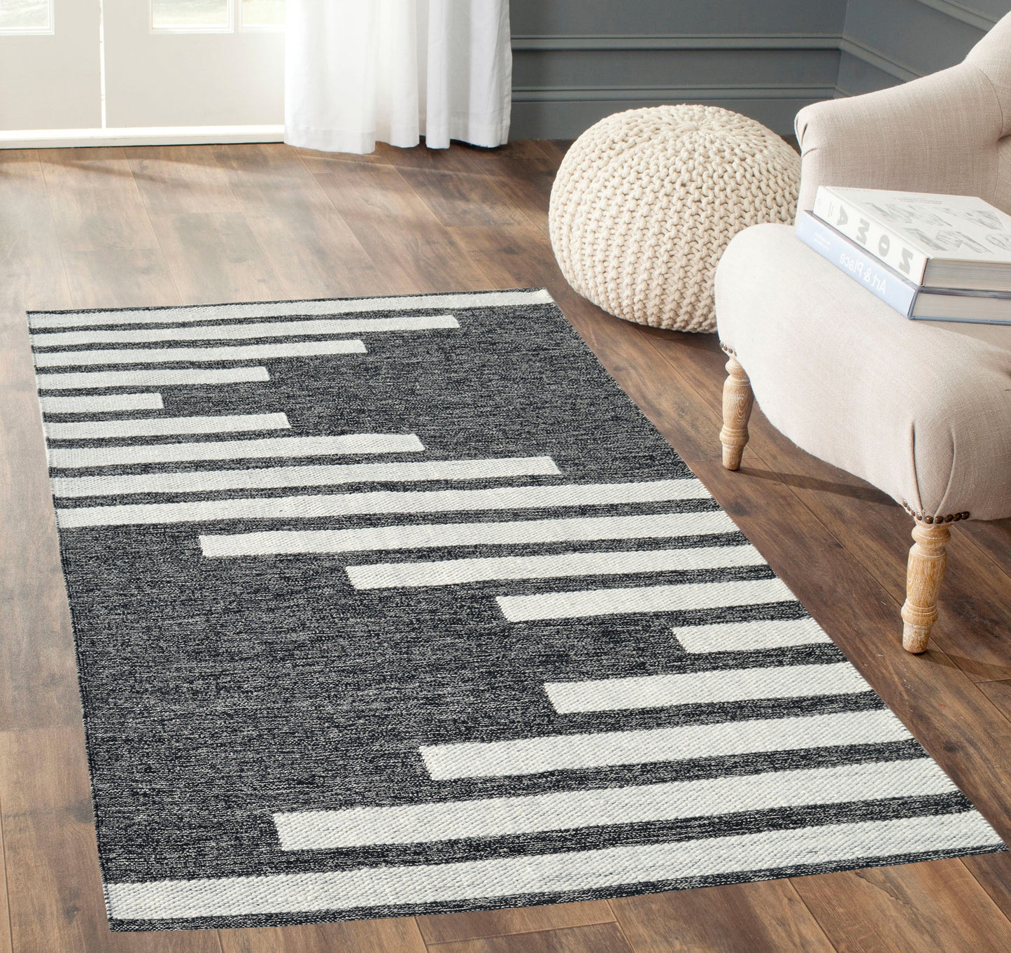 Oak 8372-199 Ivory/Charcoal Area Rug