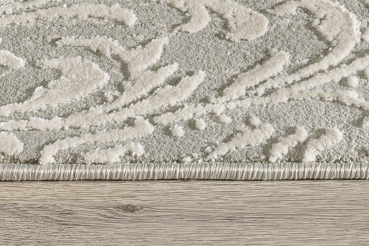 Quartz 27020-190 Light Grey Area Rug