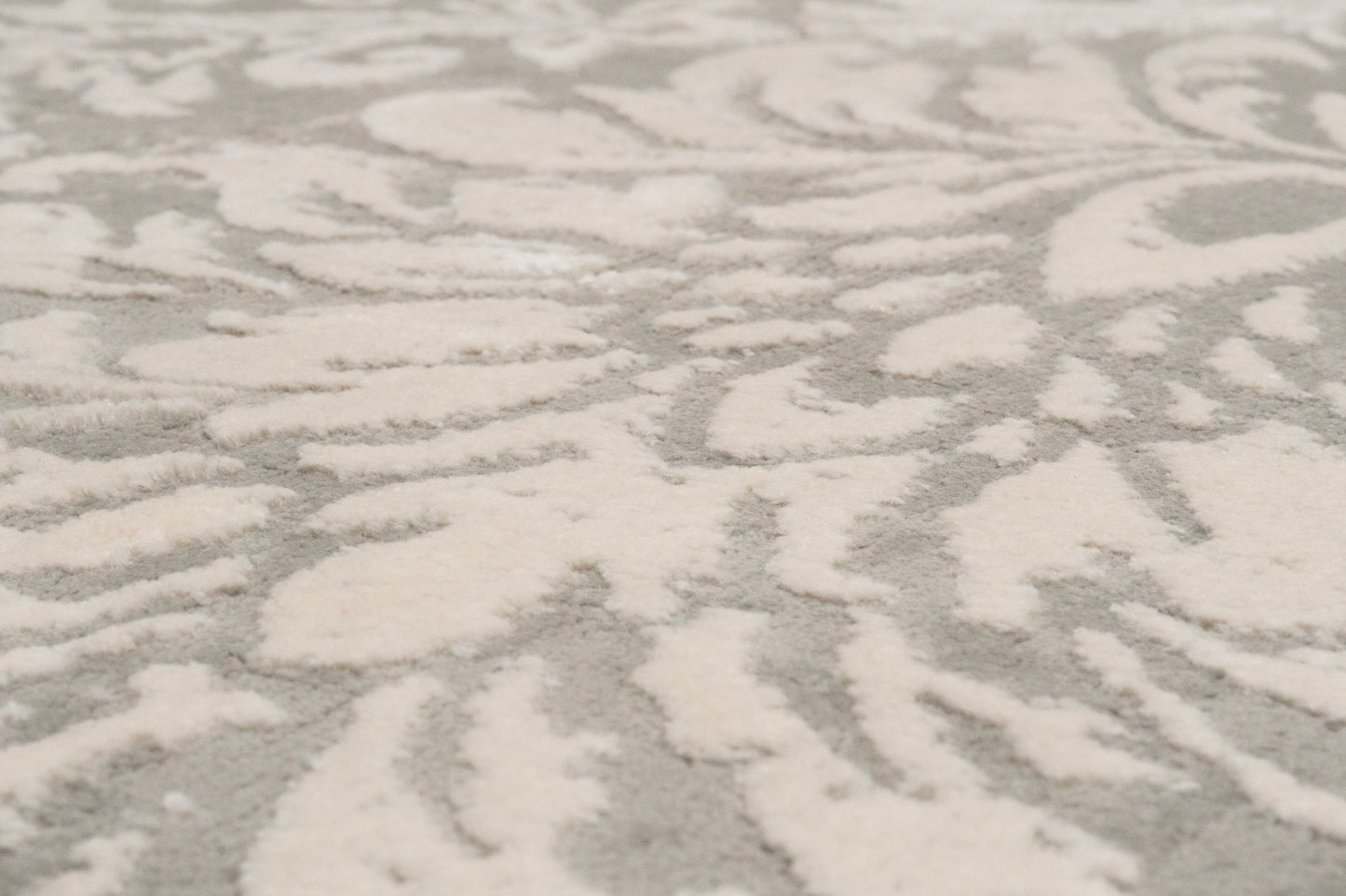Quartz 27020-190 Light Grey Area Rug
