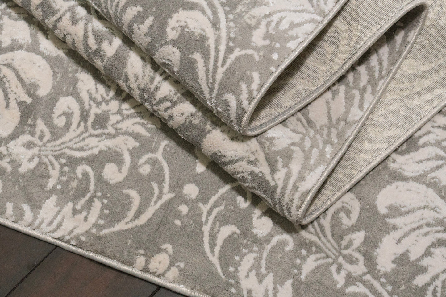 Quartz 27020-190 Light Grey Area Rug