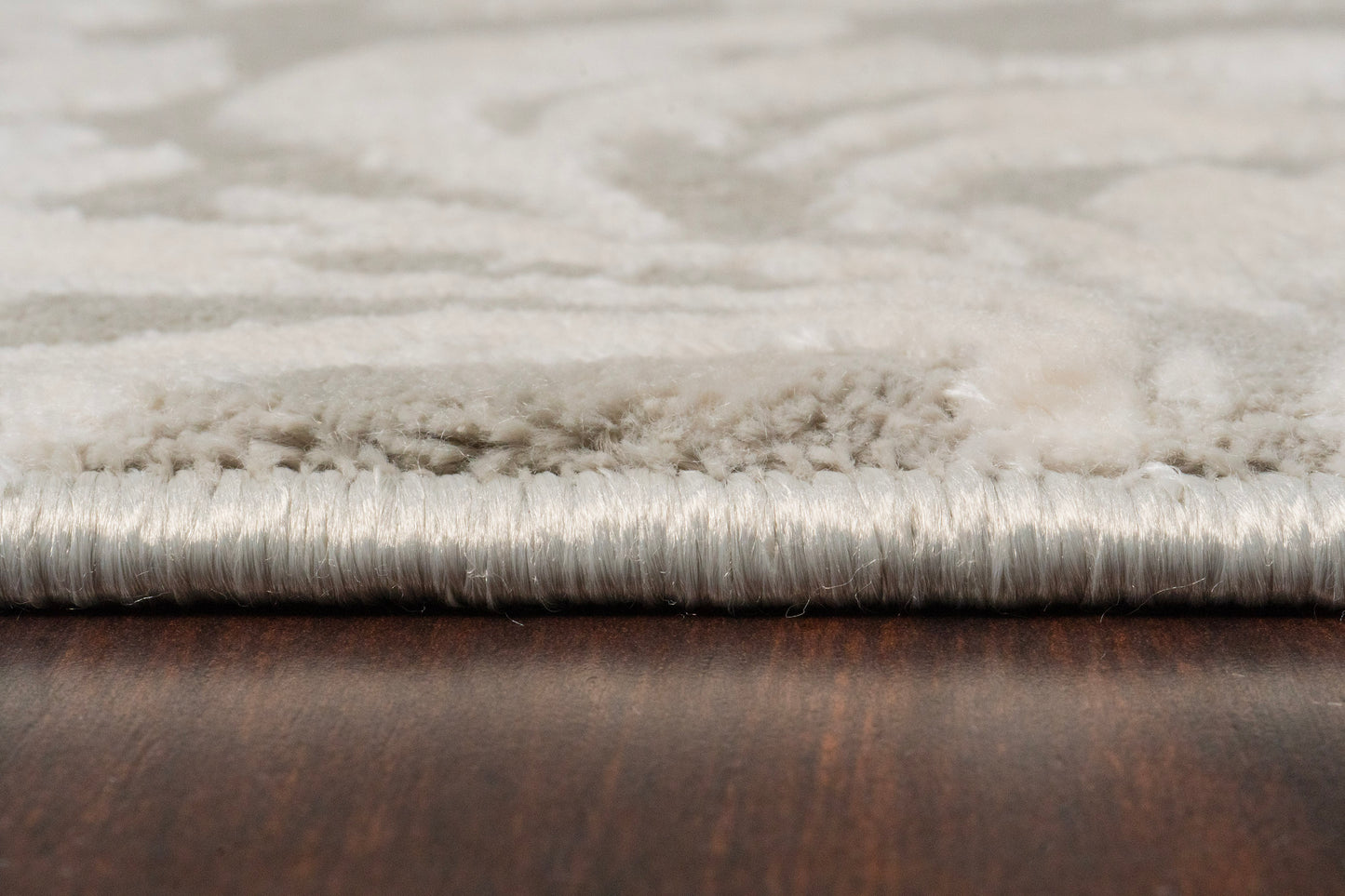 Quartz 27020-190 Light Grey Area Rug