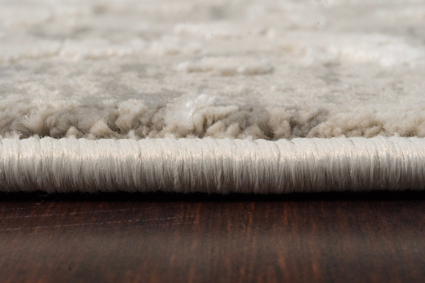 Quartz 27039-111 Ivory/Silver Area Rug