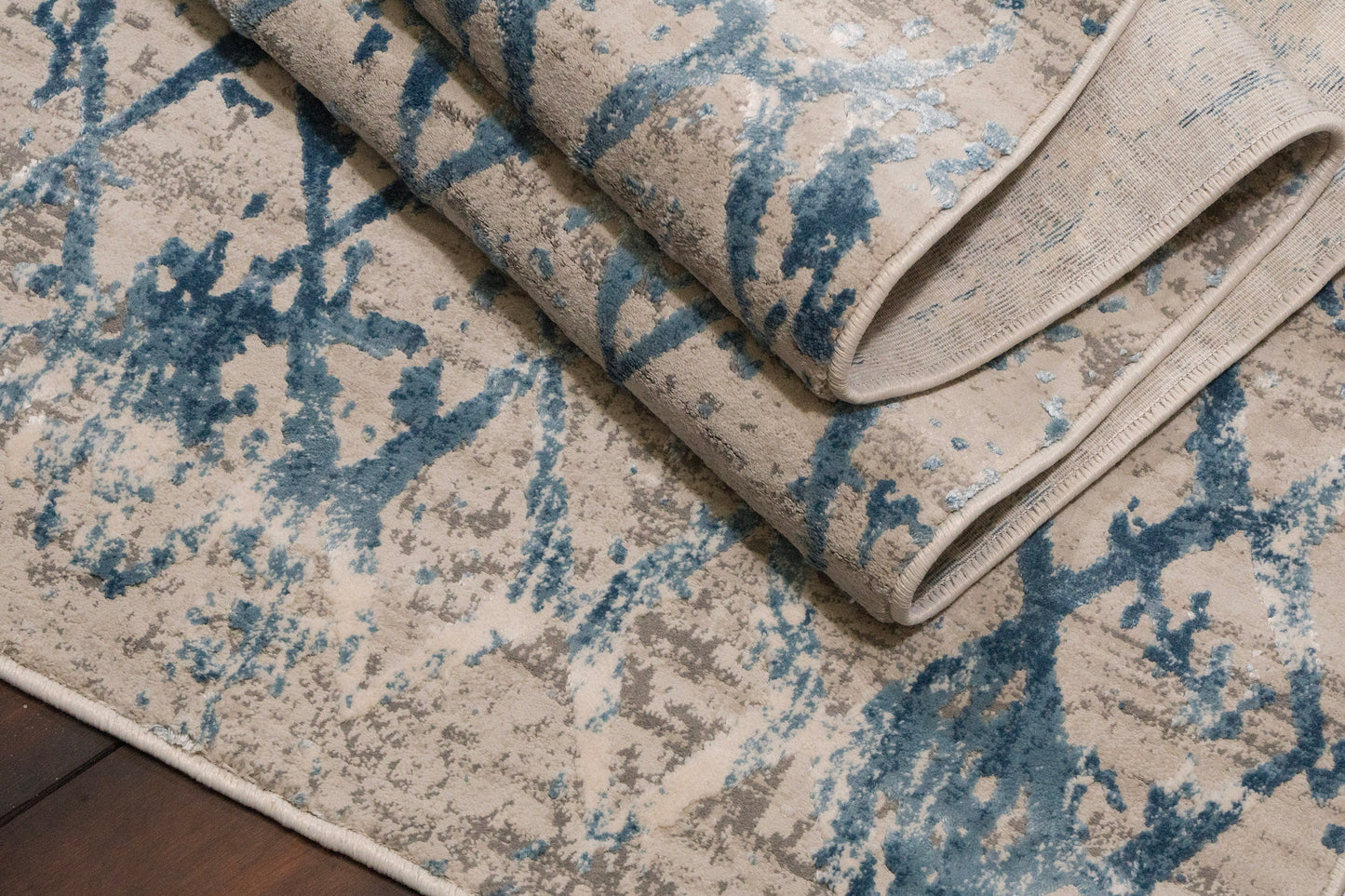 Quartz 27039-500 Ivory/Blue Area Rug