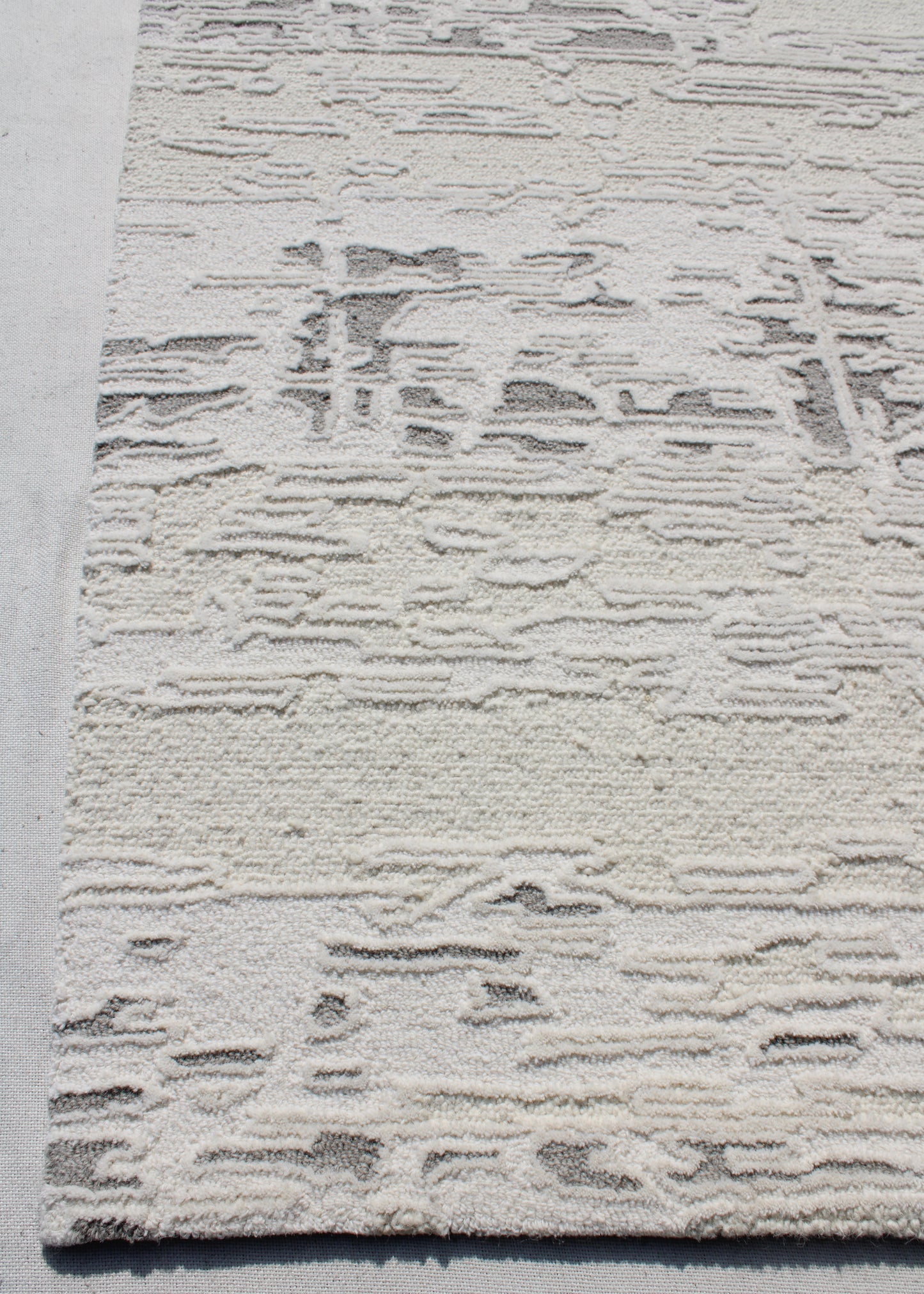 Trono 5480-191 Ivory/Silver Area Rug