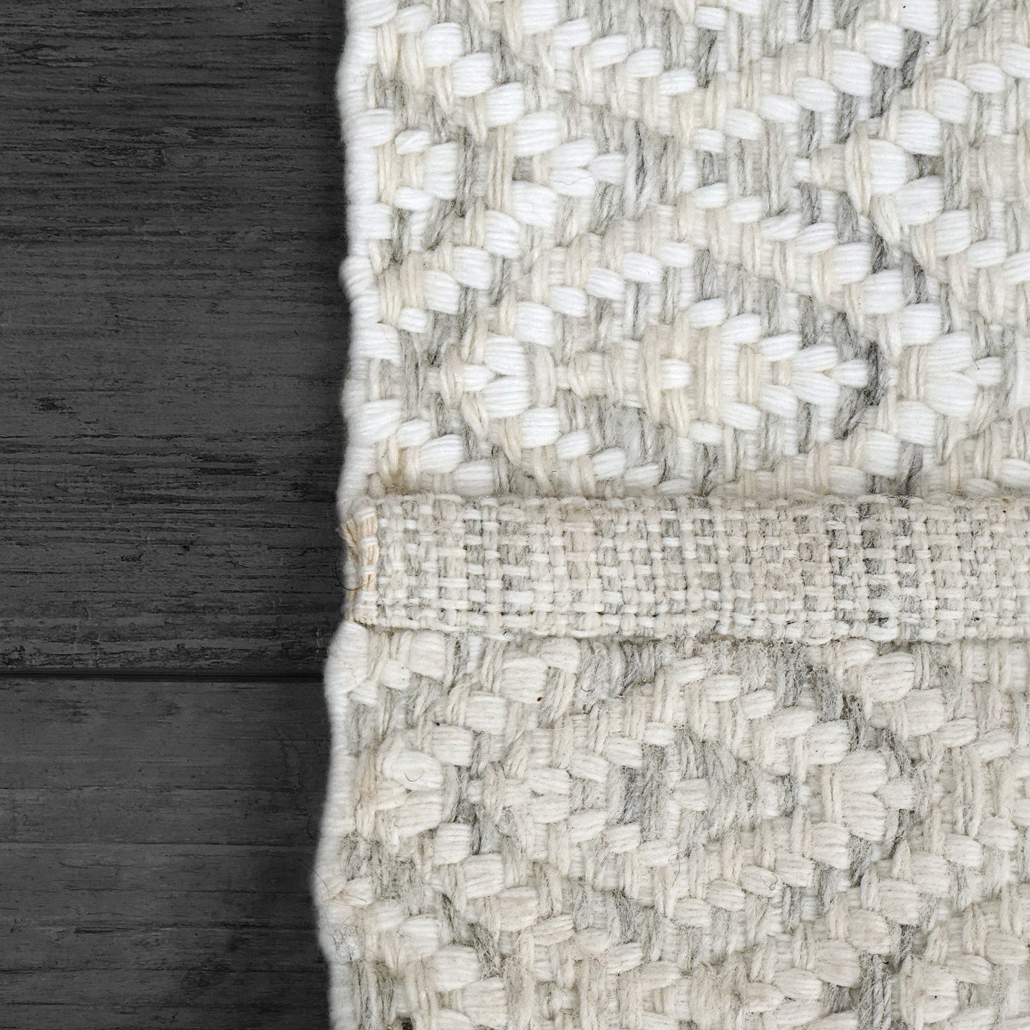 Allegra 2987-109 Ivory/Silver Area Rug
