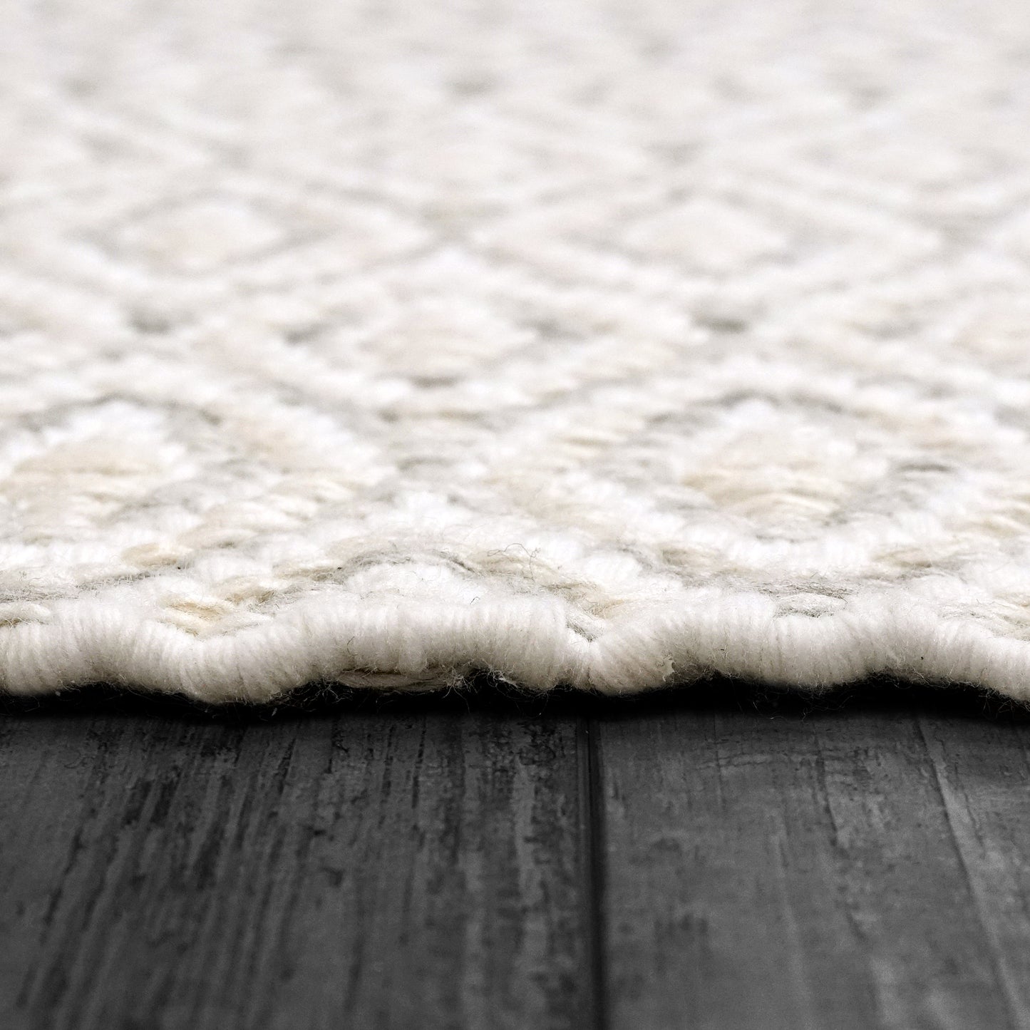 Allegra 2987-109 Ivory/Silver Area Rug