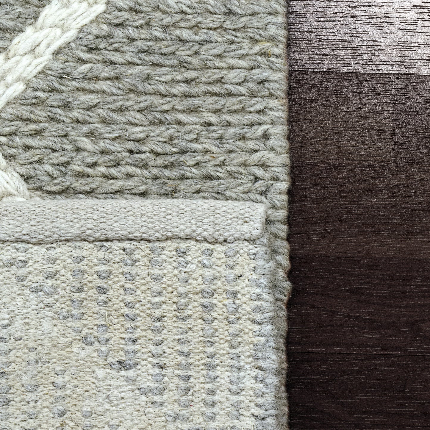 Ava 5203-910 Grey/Ivory Area Rug
