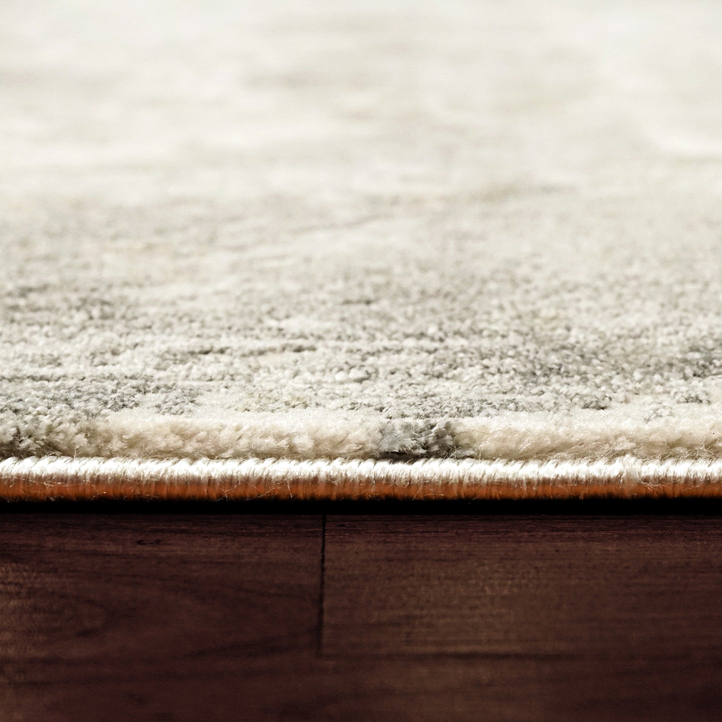 Castilla 3534-109 Cream/Silver Area Rug