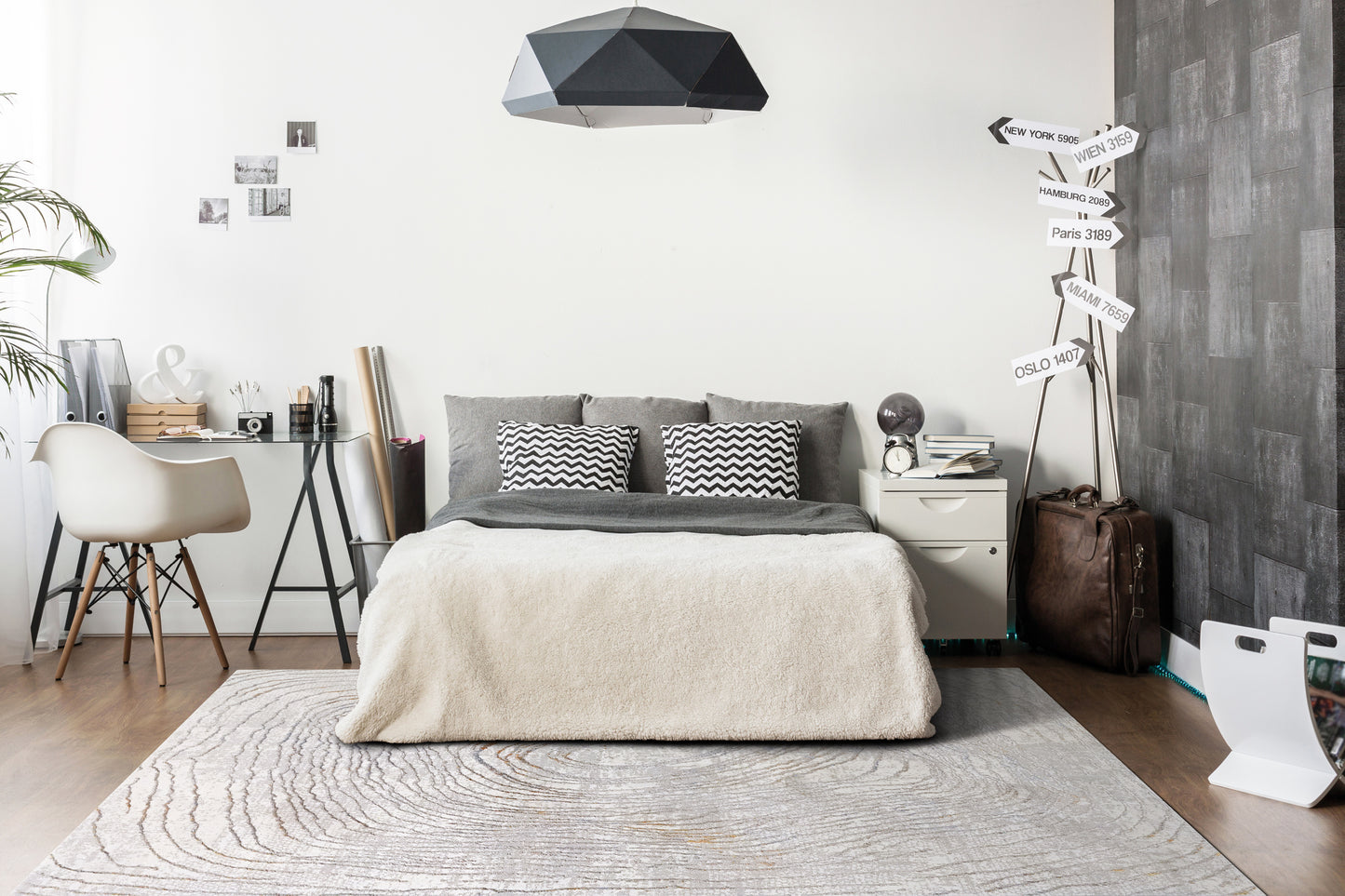 Gold 1350-897 Cream/Silver/Gold Area Rug