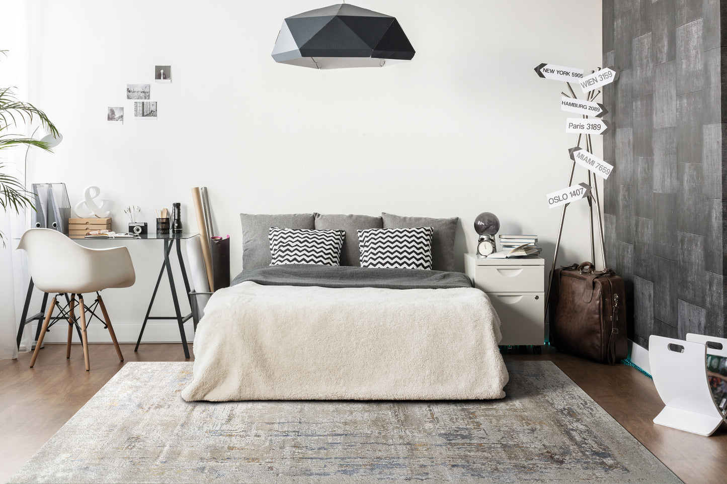 Gold 1353-875 Cream/Silver/Gold/Blue Area Rug