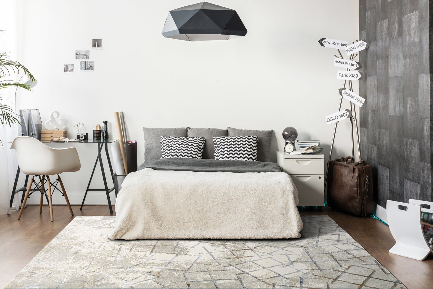 Gold 1354-897 Cream/Silver/Gold Area Rug