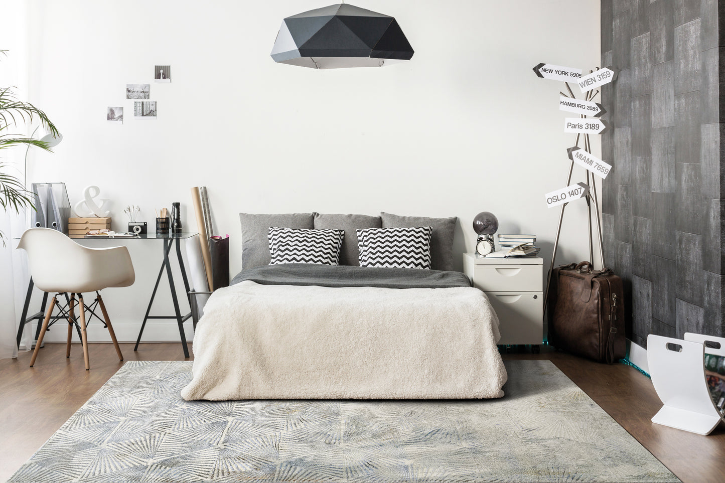 Gold 1355-897 Cream/Silver/Gold Area Rug