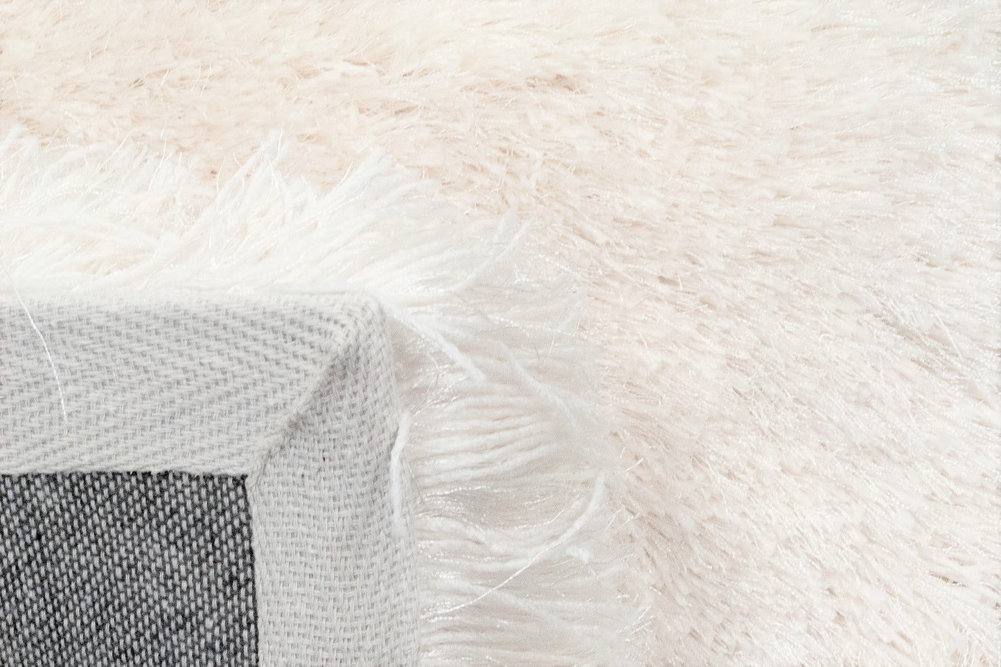 Luxe 4201-100 Ivory Area Rug