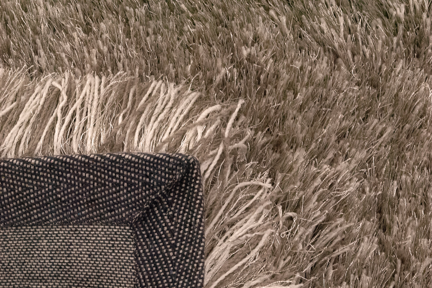 Luxe 4201-116 Stone Area Rug