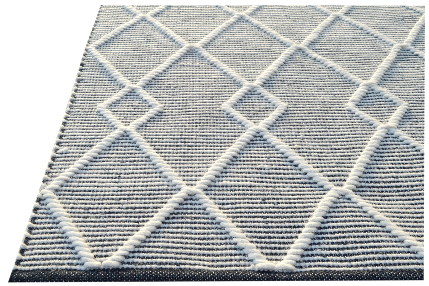 Maeve 2728-199 Ivory/Black Area Rug