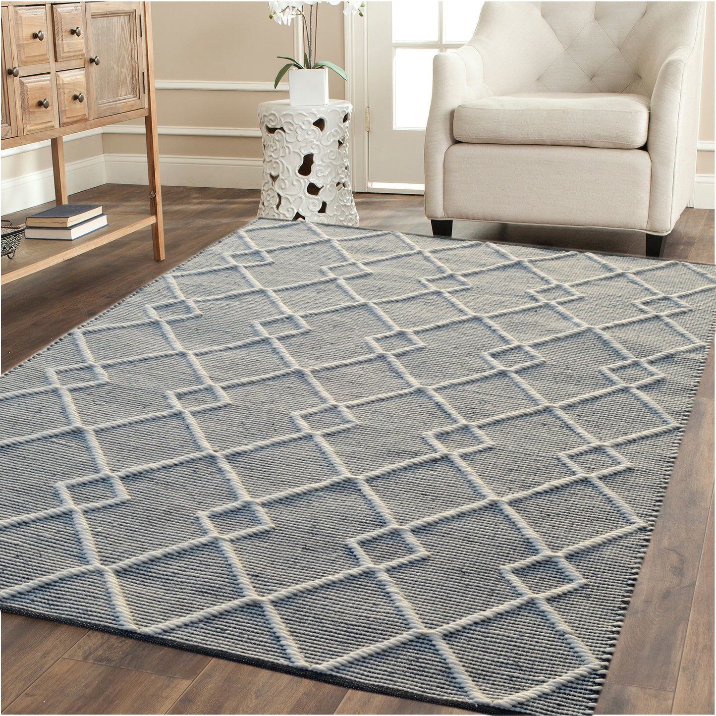 Maeve 2728-199 Ivory/Black Area Rug