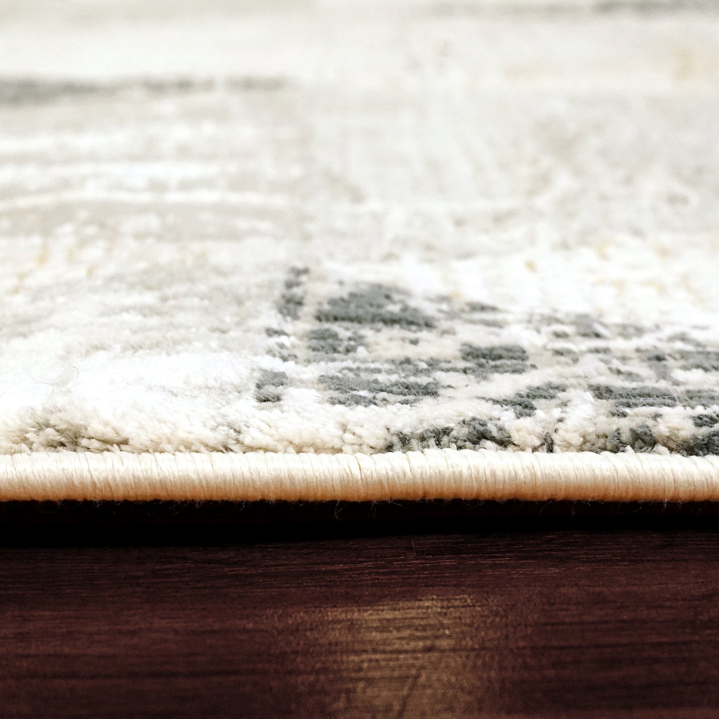 Quartz 27070-999 Ivory/Slate Area Rug