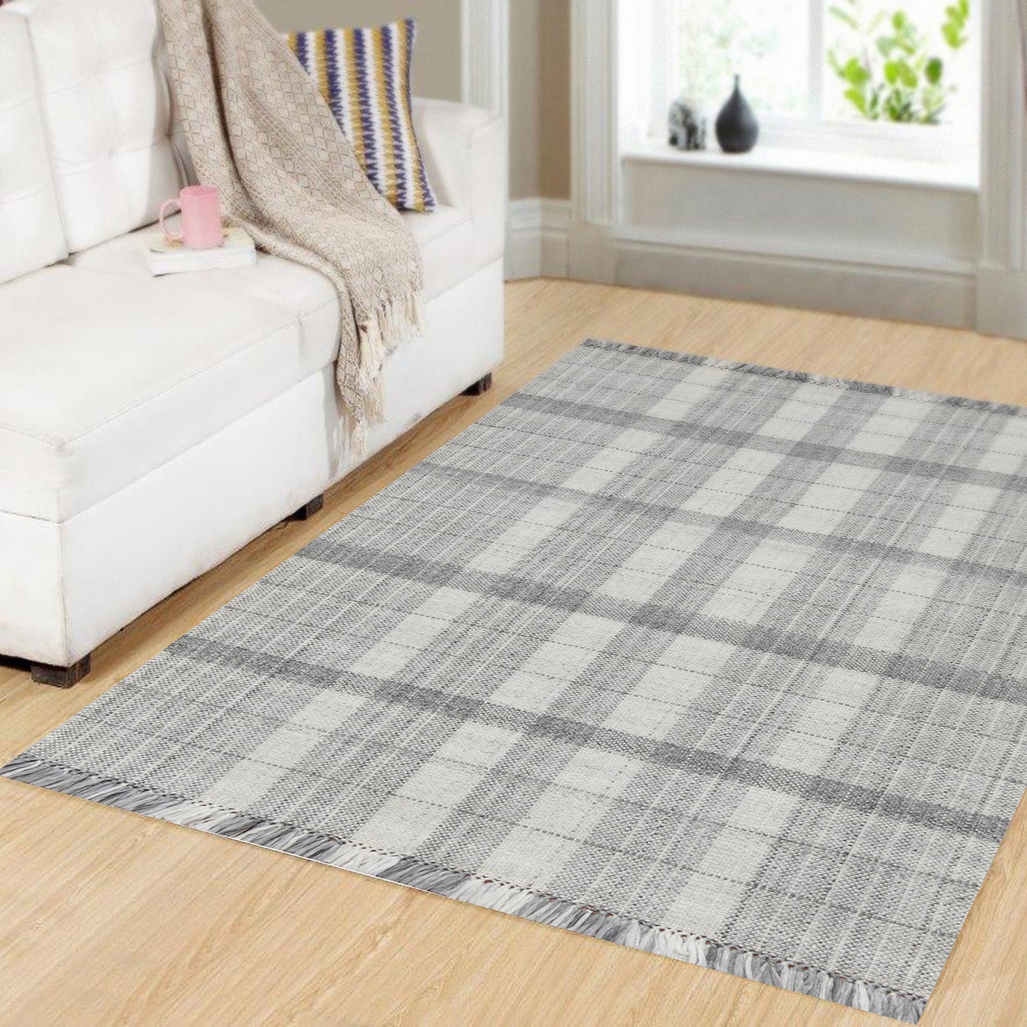 Titus 5917-909 Grey/Silver Area Rug