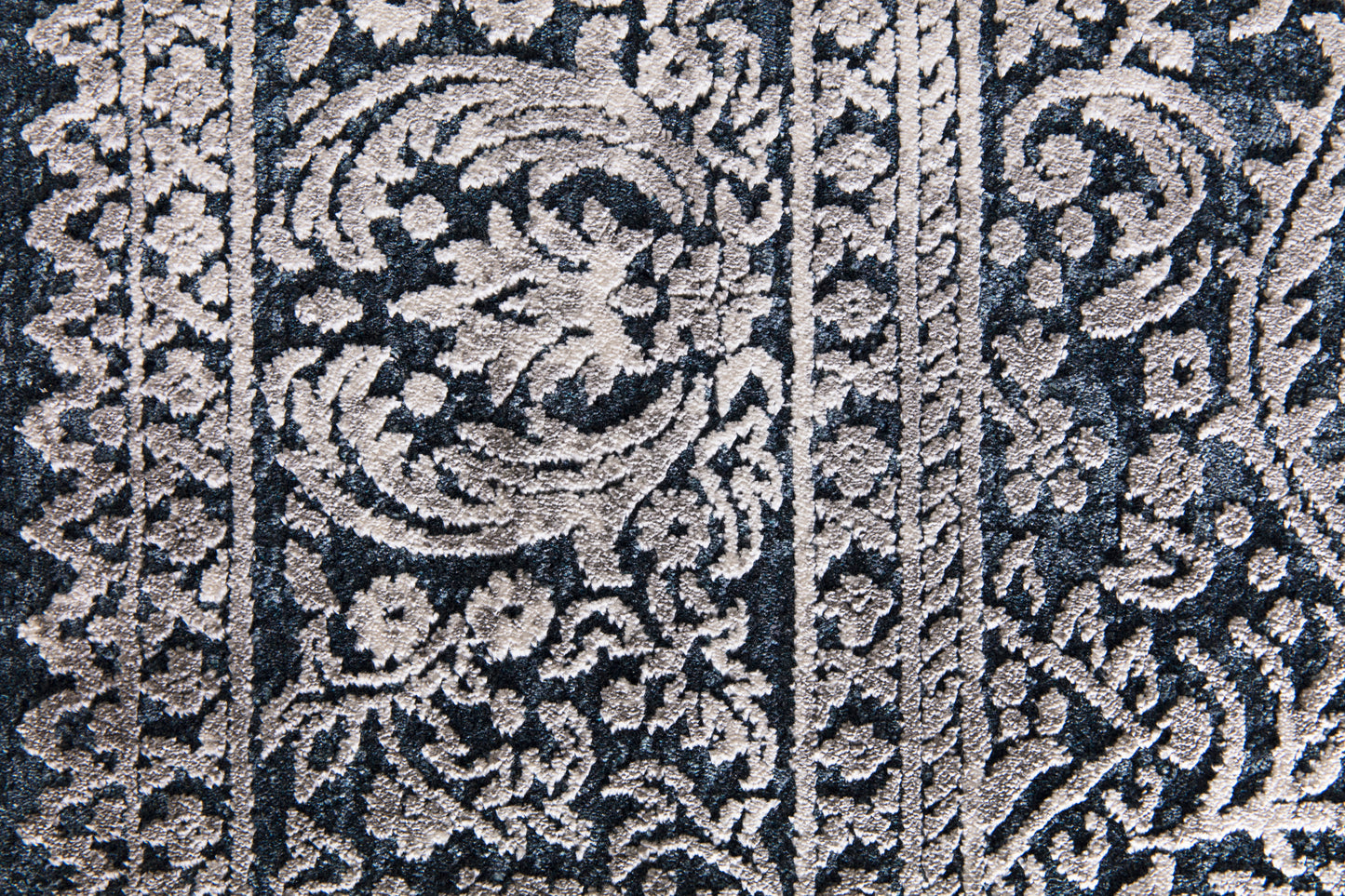 Torino 3326-500 Navy Area Rug