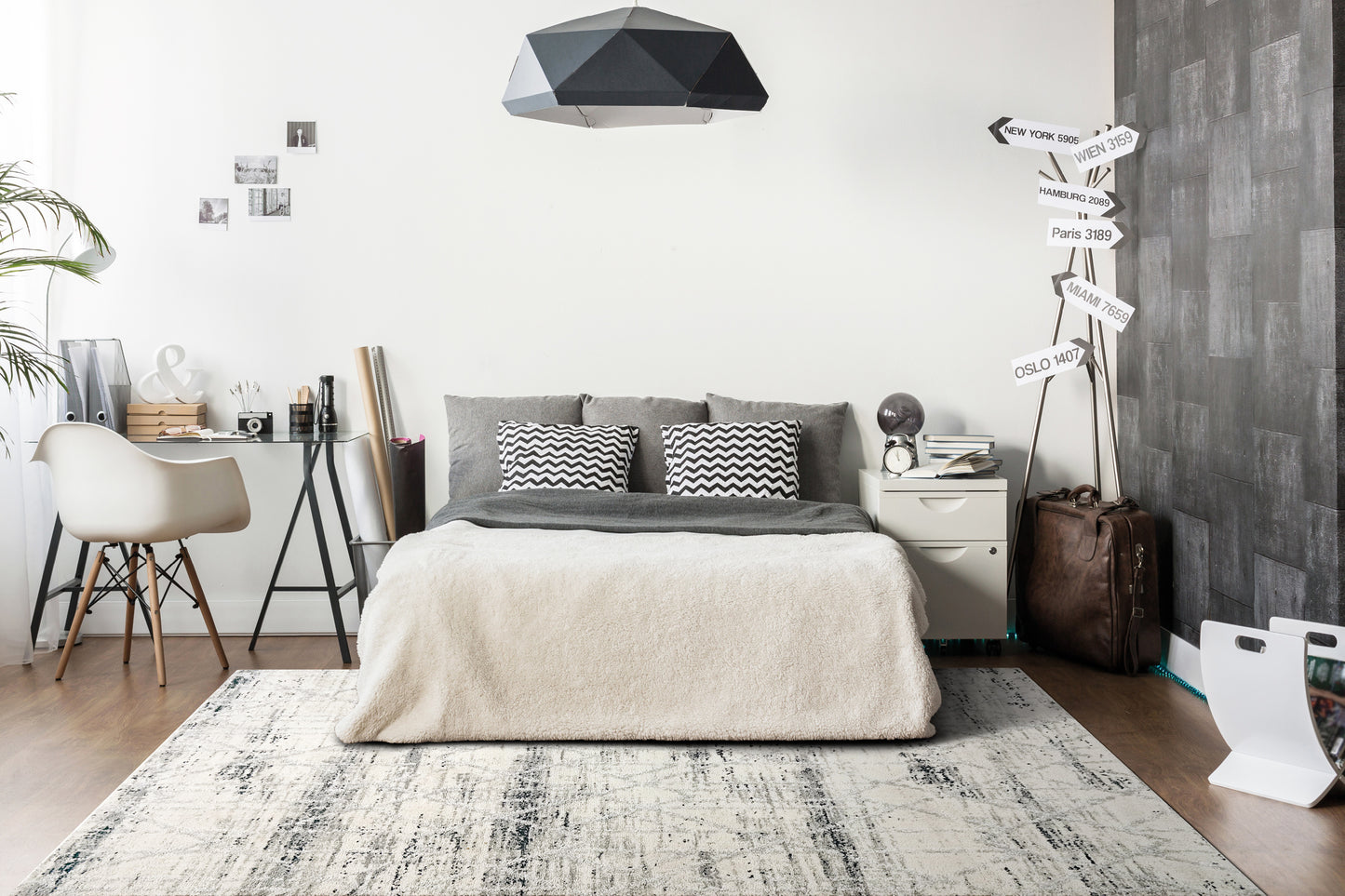Troya 4604-190 Grey/Ivory/Blue Area Rug