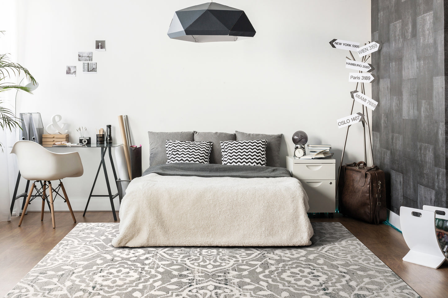 Troya 4605-910 Cream/Ivory Area Rug