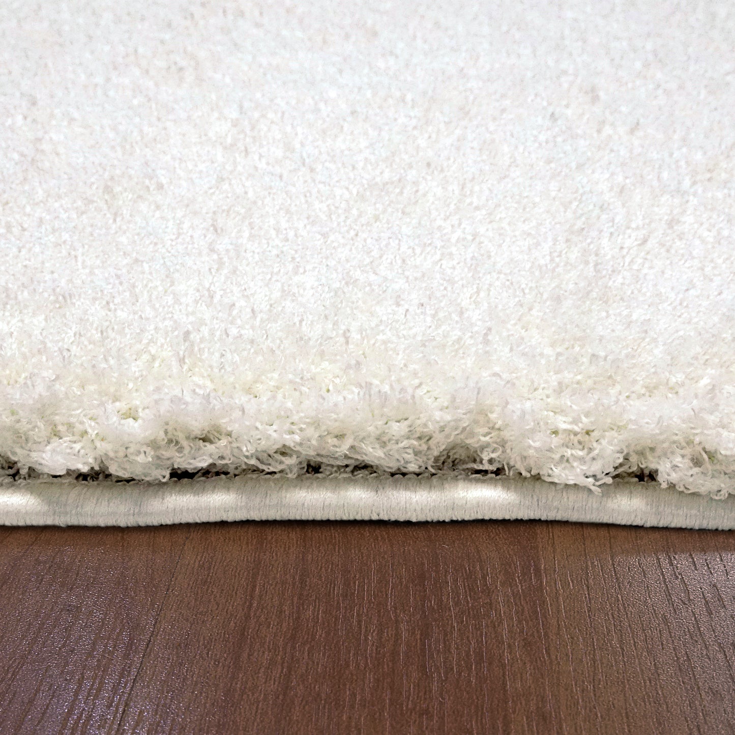Velvet 5900-100 Ivory Shag Rug