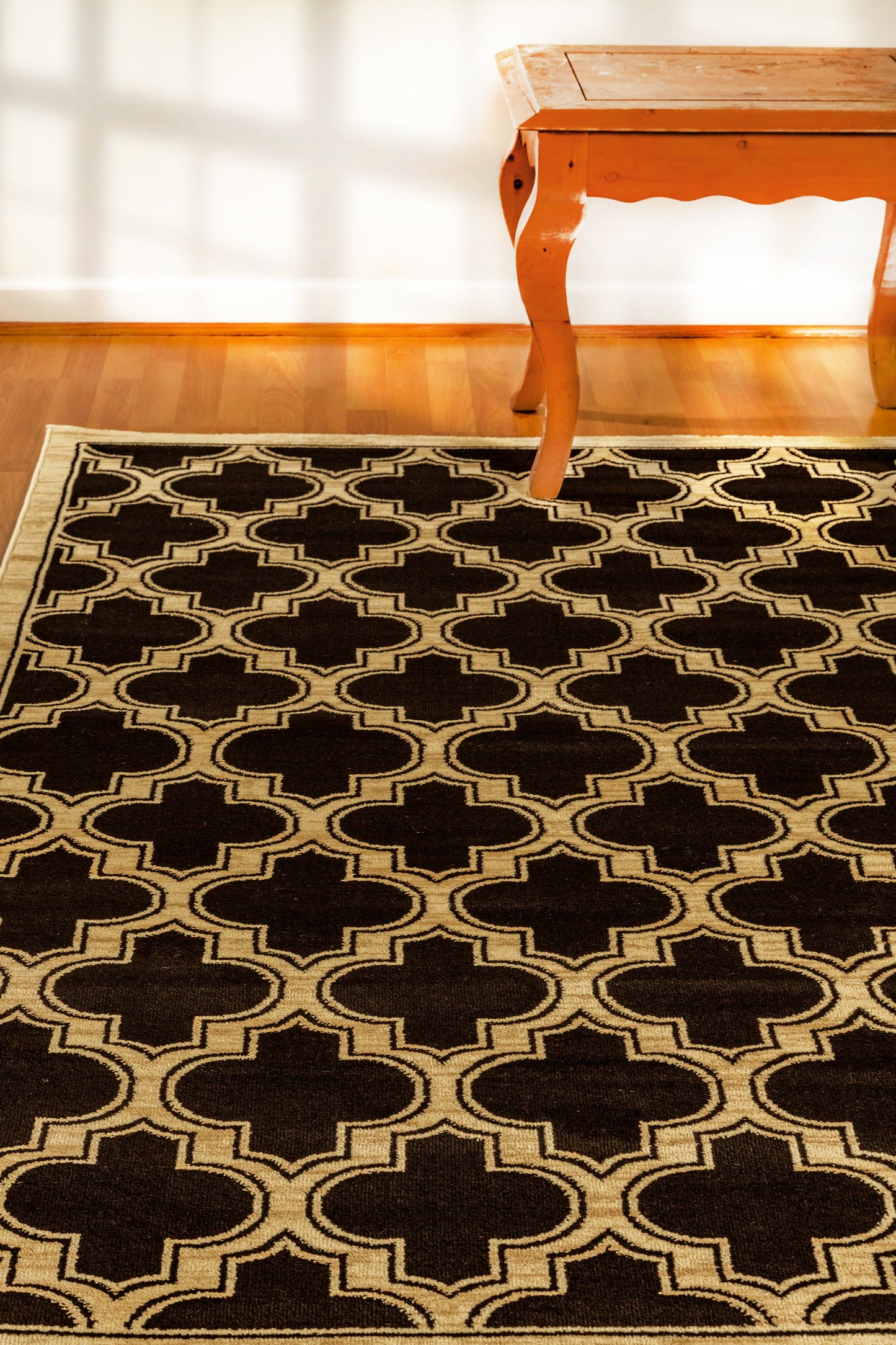 Yazd 2816-090 Black Area Rug