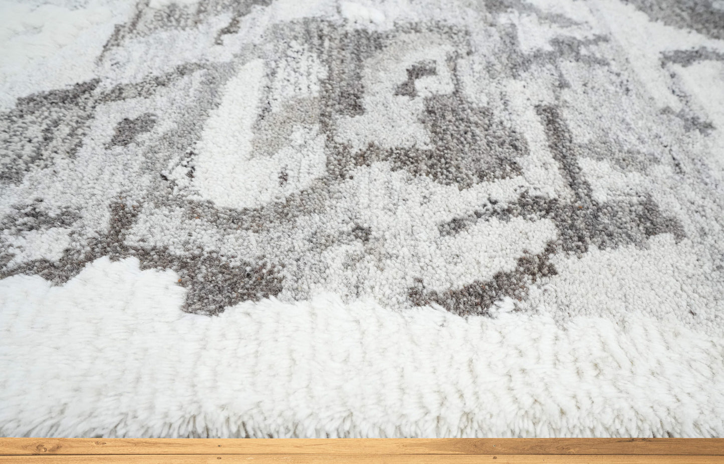 Wave 10901-180 Ivory/Taupe Area Rug