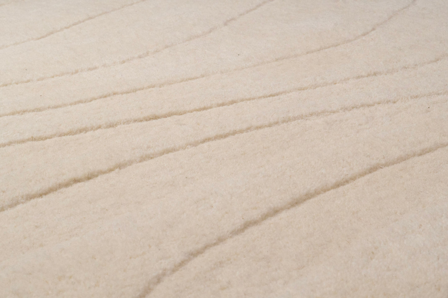 Liora 100-8553 Ivory Area Rug