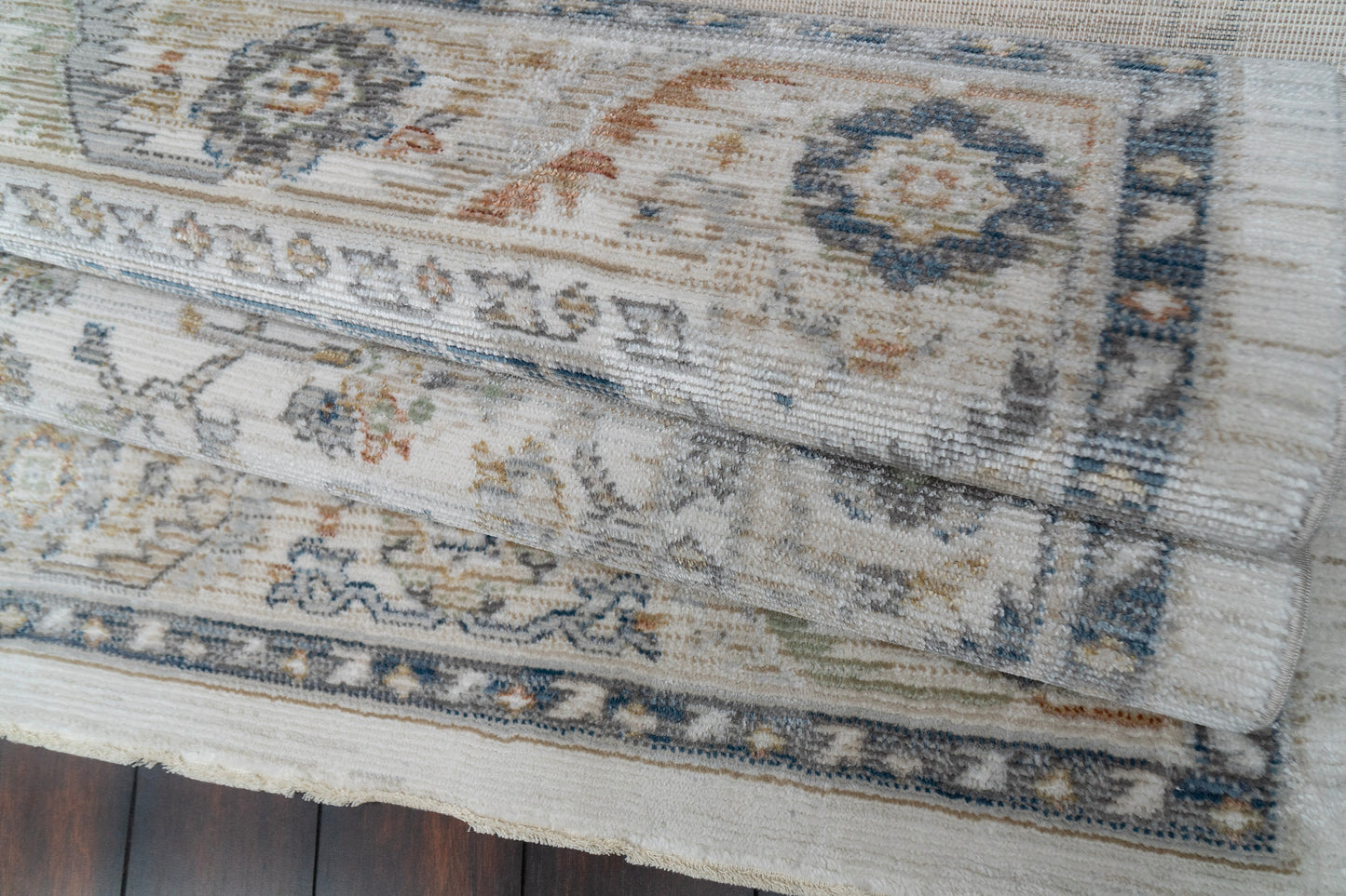 Authentic 18782-150 Ivory/Navy Area Rug