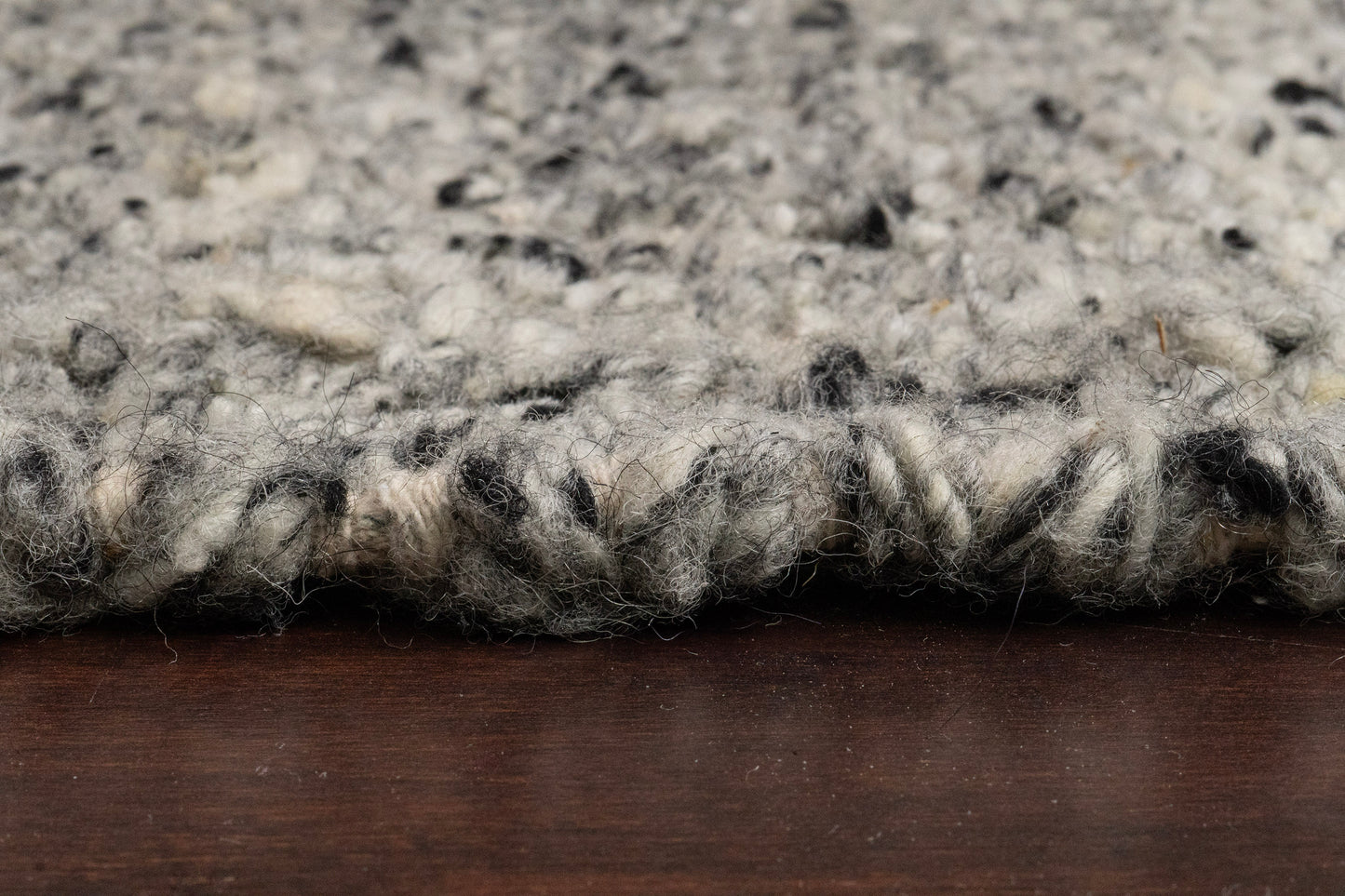 Bombay 9581-900 Grey Area Rug
