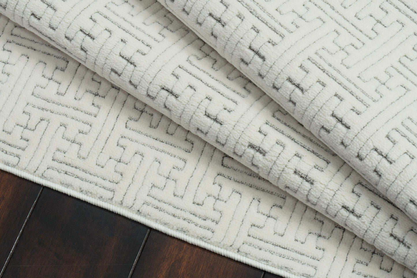 Boutique 19481-190 Cream/Grey Area Rug
