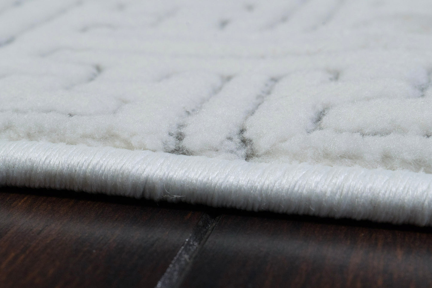 Boutique 19481-190 Cream/Grey Area Rug