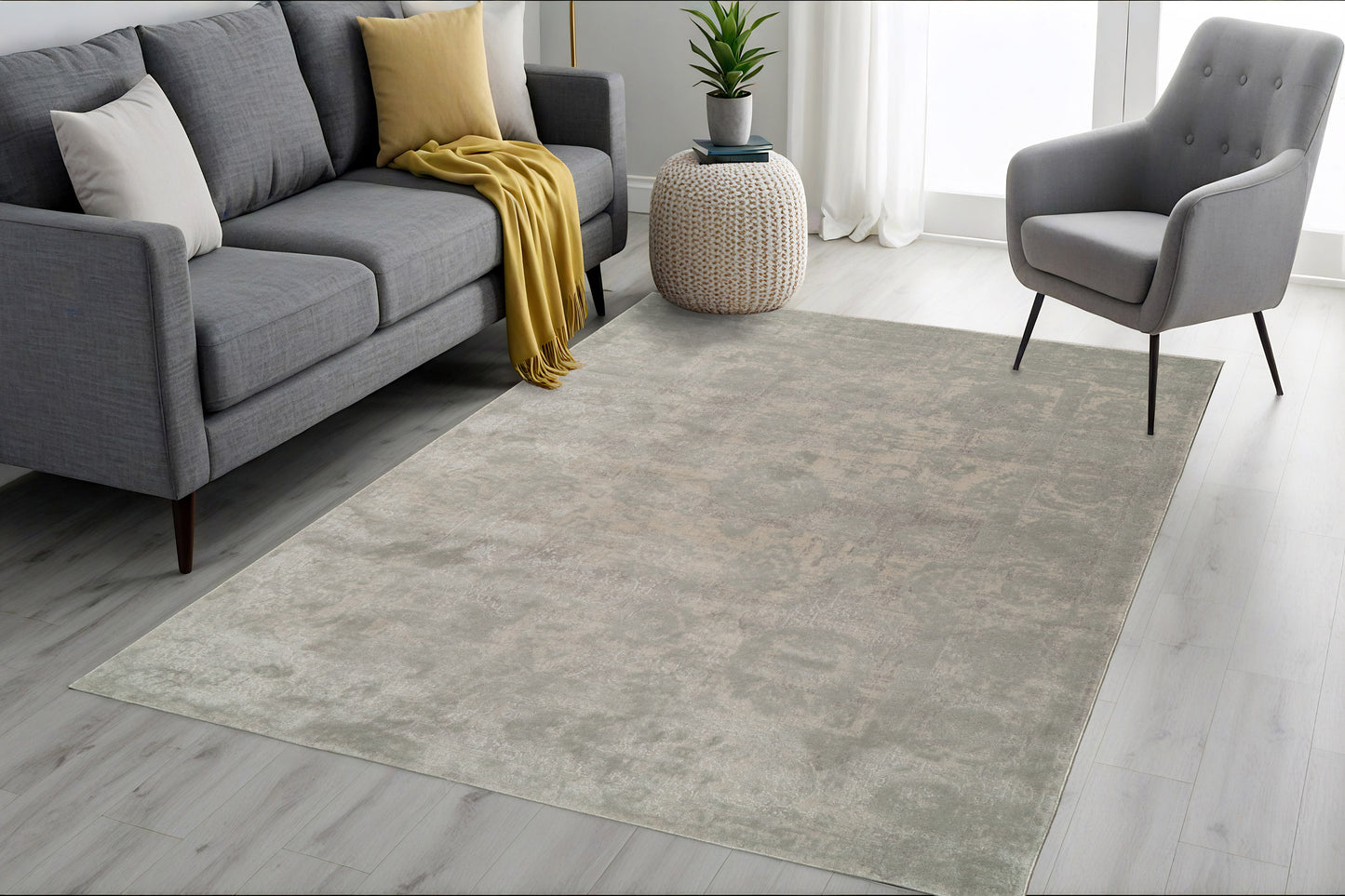 Castilla 3530-109 Cream/Silver Area Rug