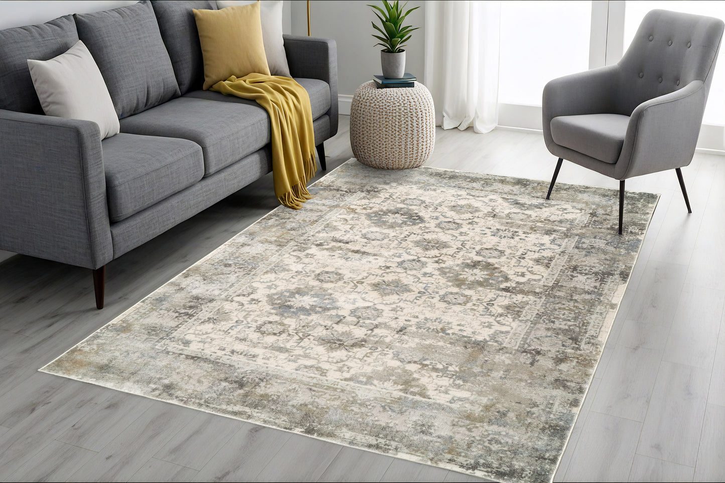 Castilla 3534-109 Cream/Silver Area Rug