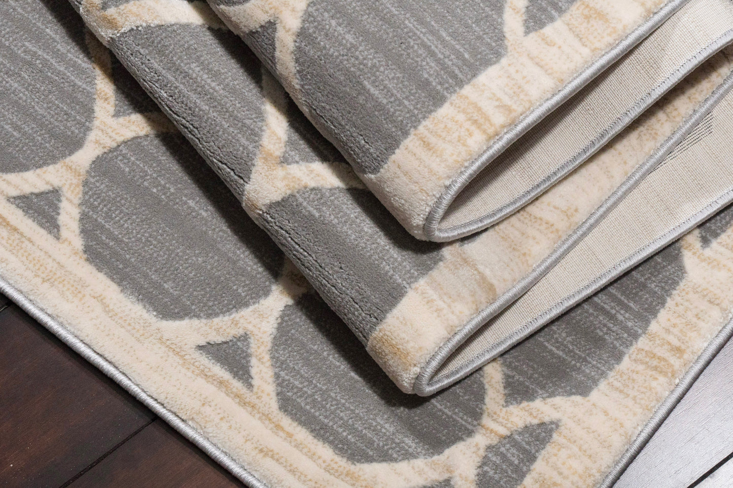 Cosmo 6833-980 Grey/Beige Area Rug