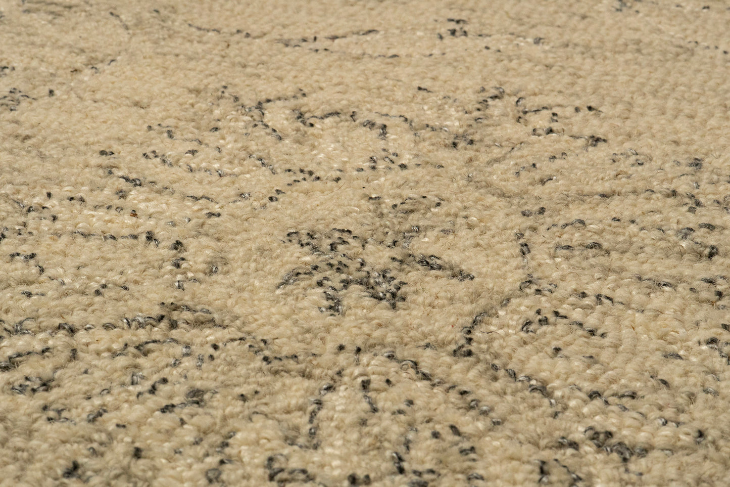 Daisy 9088-100 Ivory Area Rug