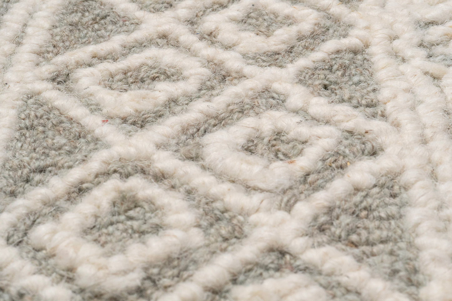 Darcy 1128-135 Ivory/Teal Area Rug
