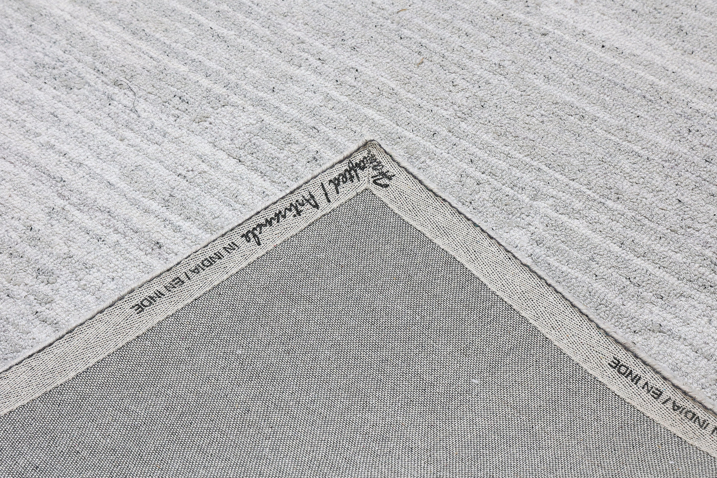 Forever 7660-119 White/Silver Area Rug