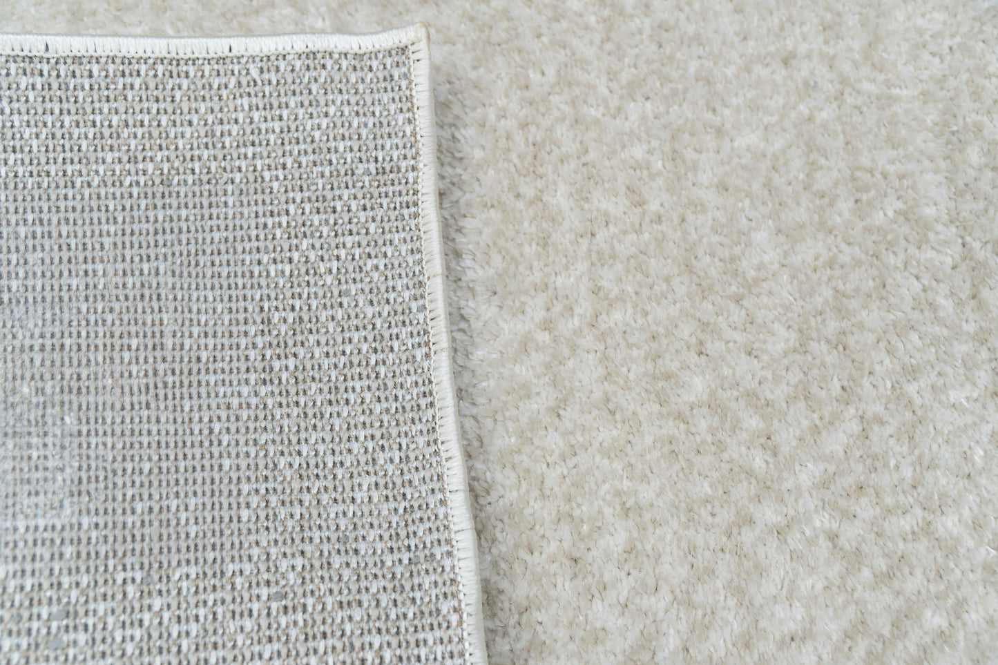 Helena 16040-800 Beige Area Rug