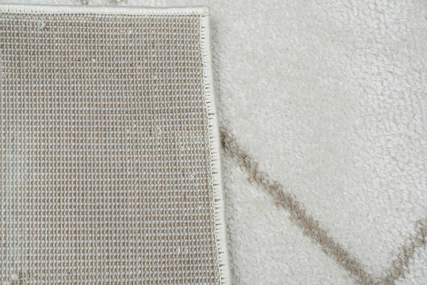 Helena 16041-180 Ivory/Beige Area Rug