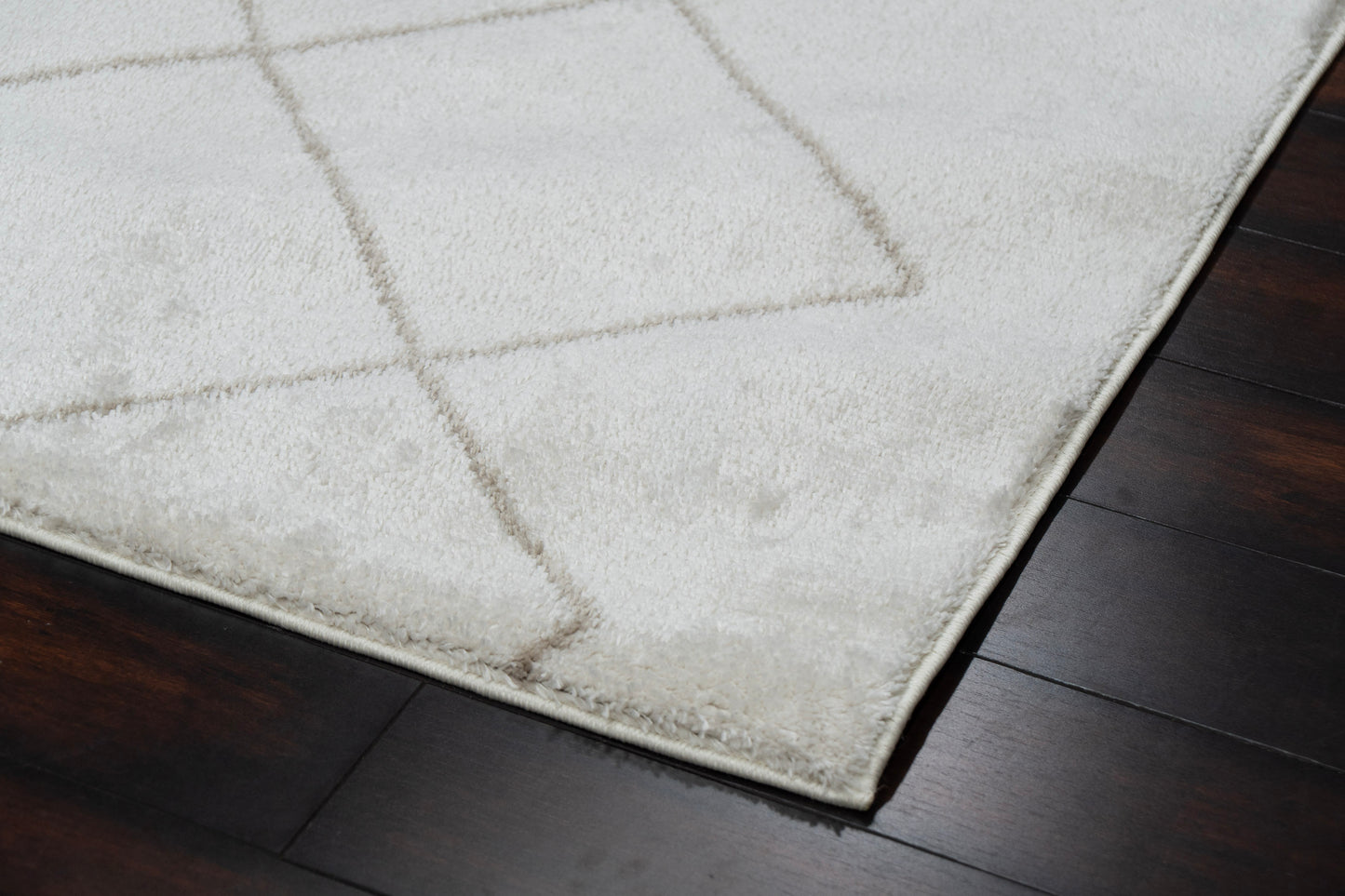 Helena 16041-180 Ivory/Beige Area Rug