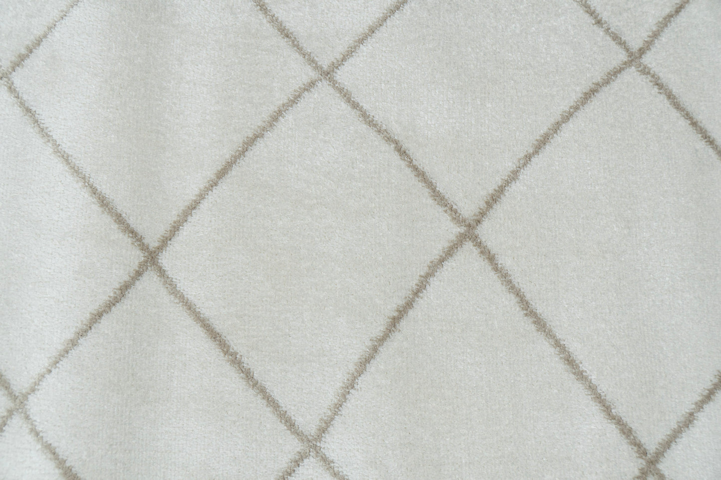 Helena 16041-180 Ivory/Beige Area Rug