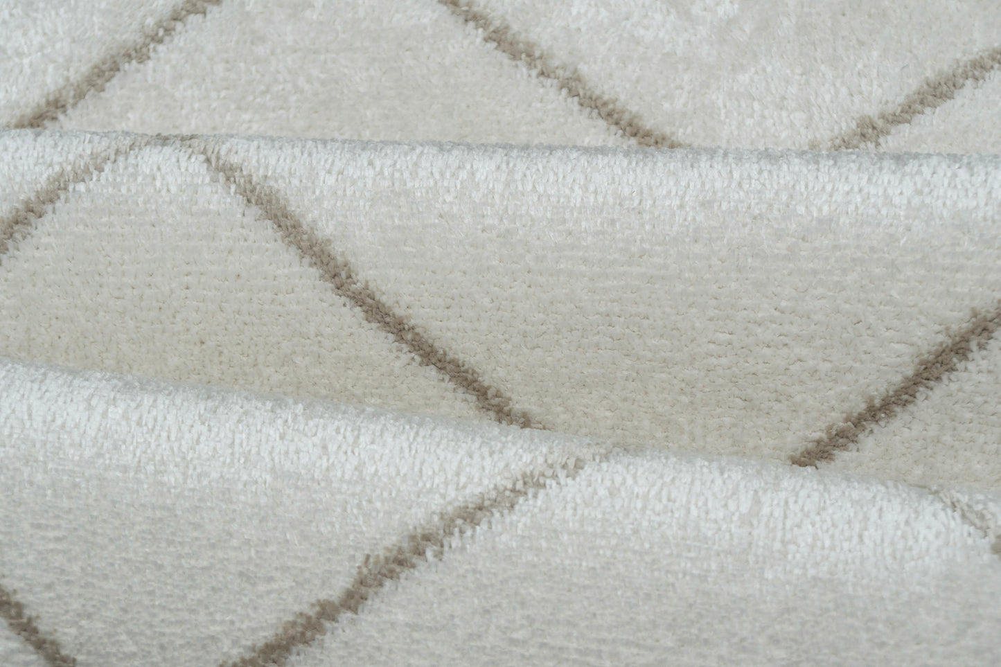 Helena 16041-180 Ivory/Beige Area Rug