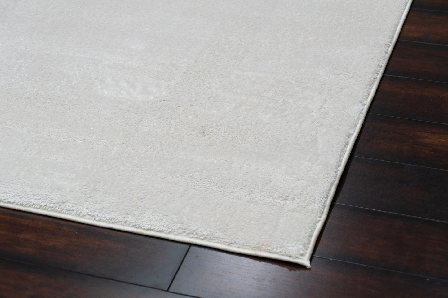 Helena 16042-100 Ivory Area Rug
